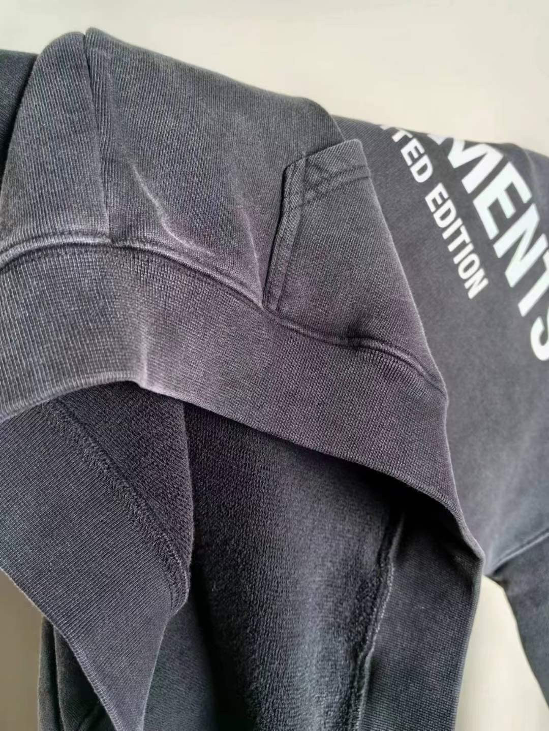 סווטשירט Vetements