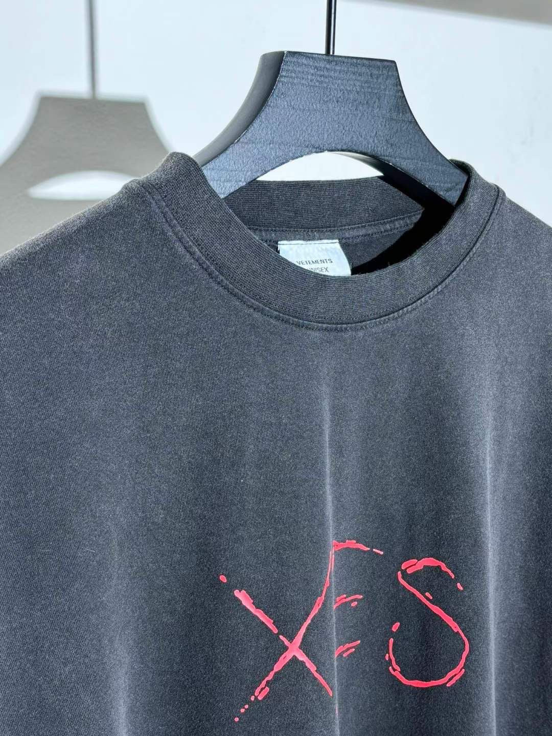 טישרט Vetements