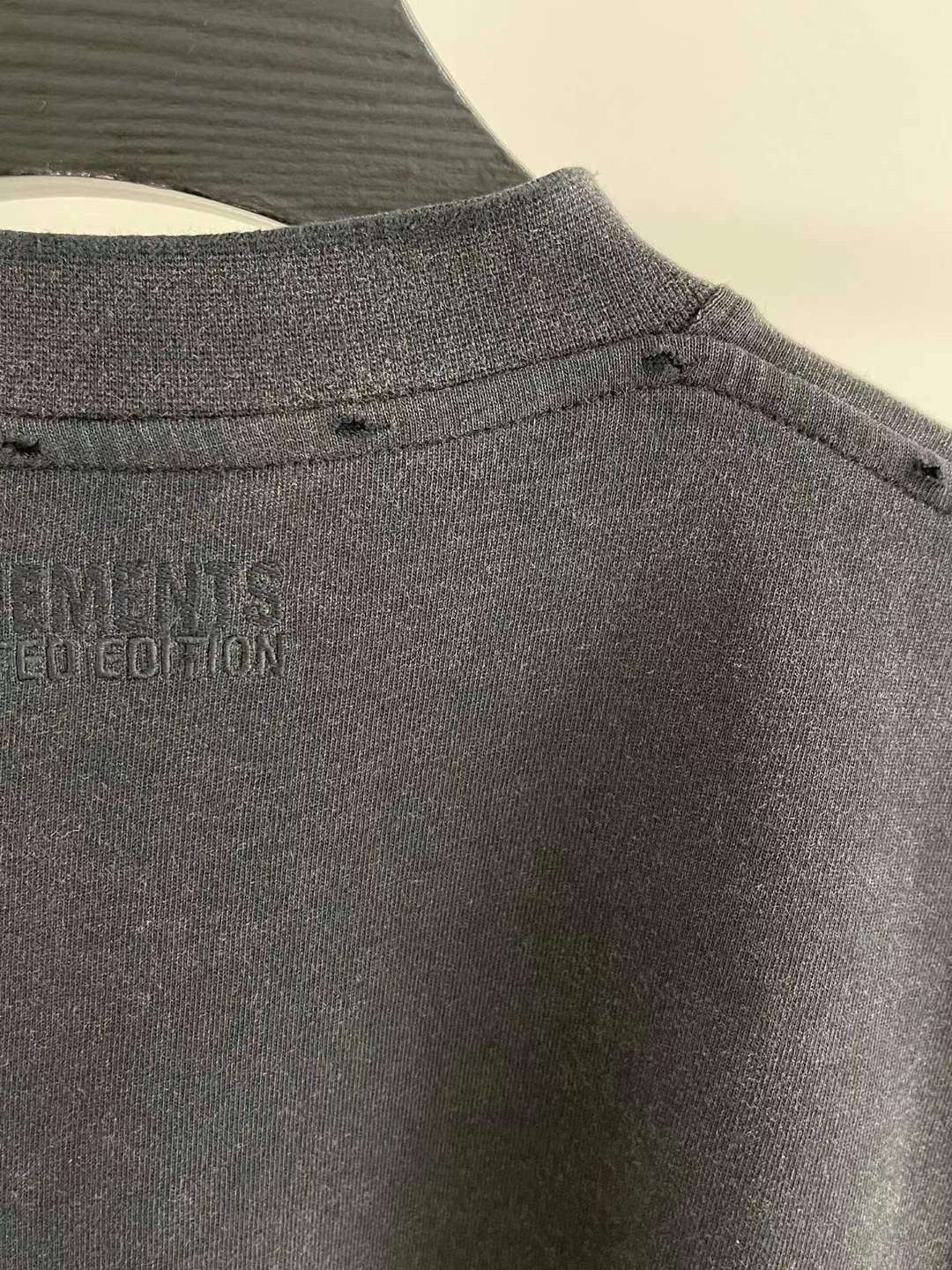 טישרט Vetements