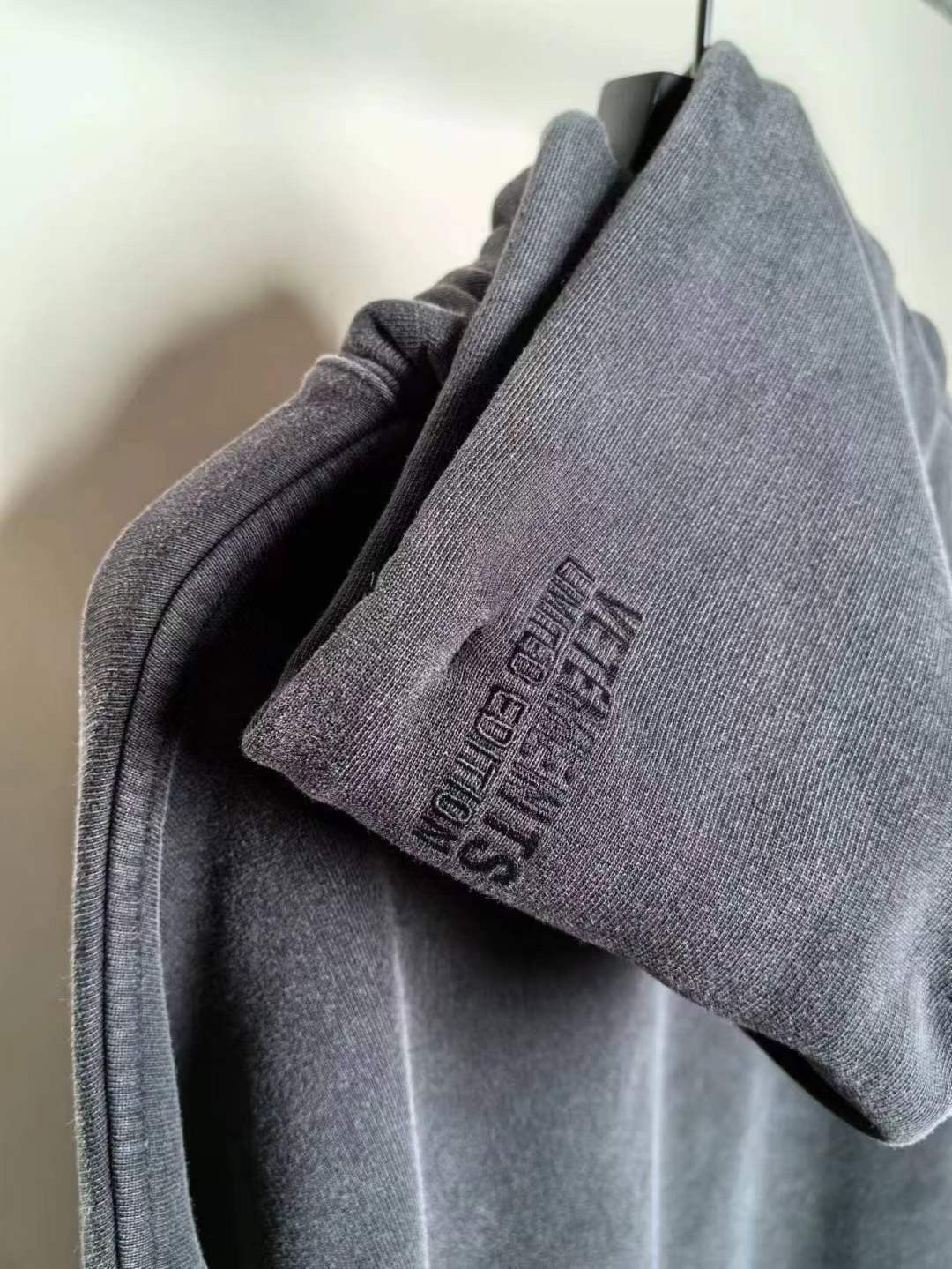 סווטשירט Vetements