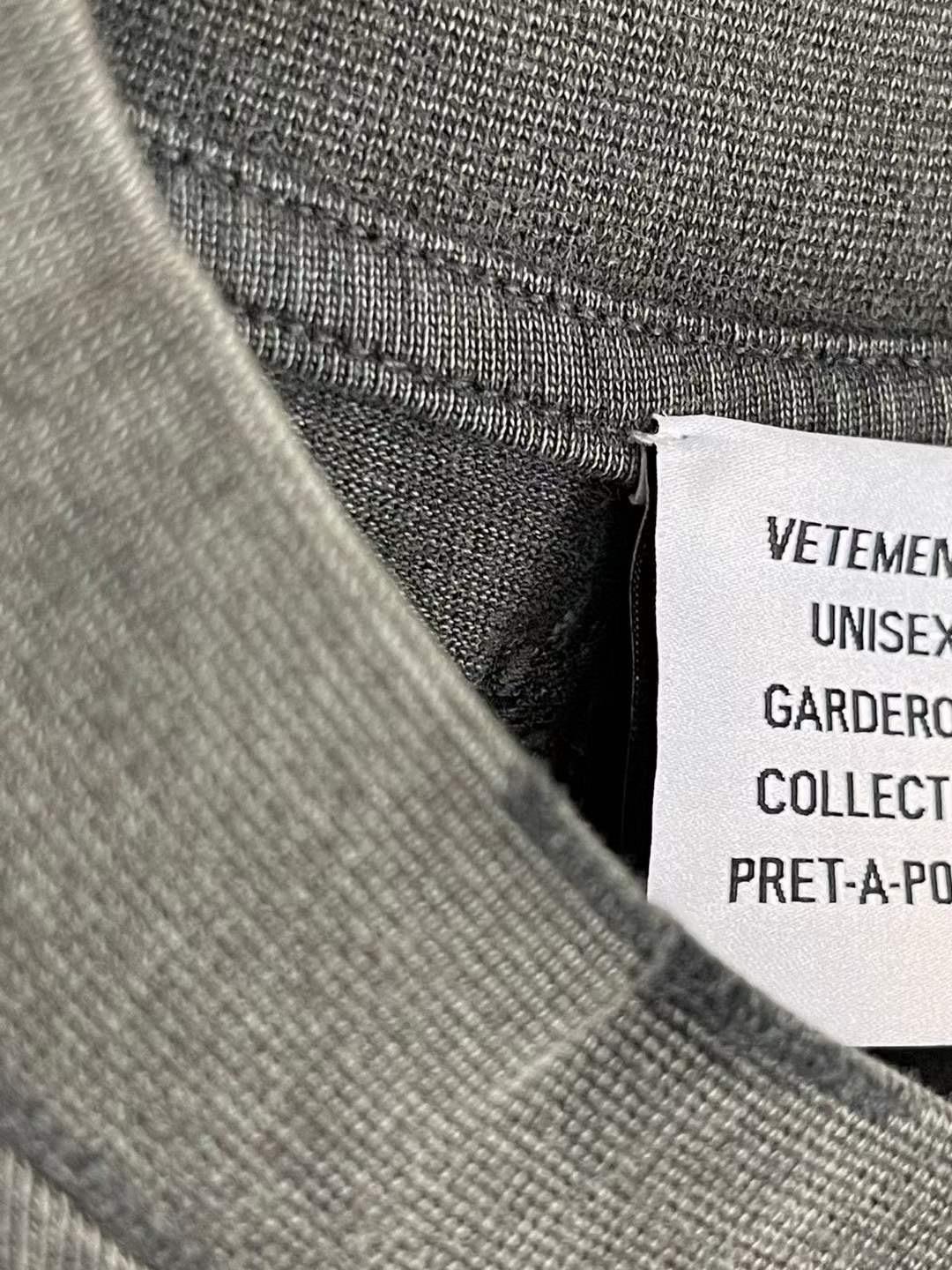 טישרט Vetements