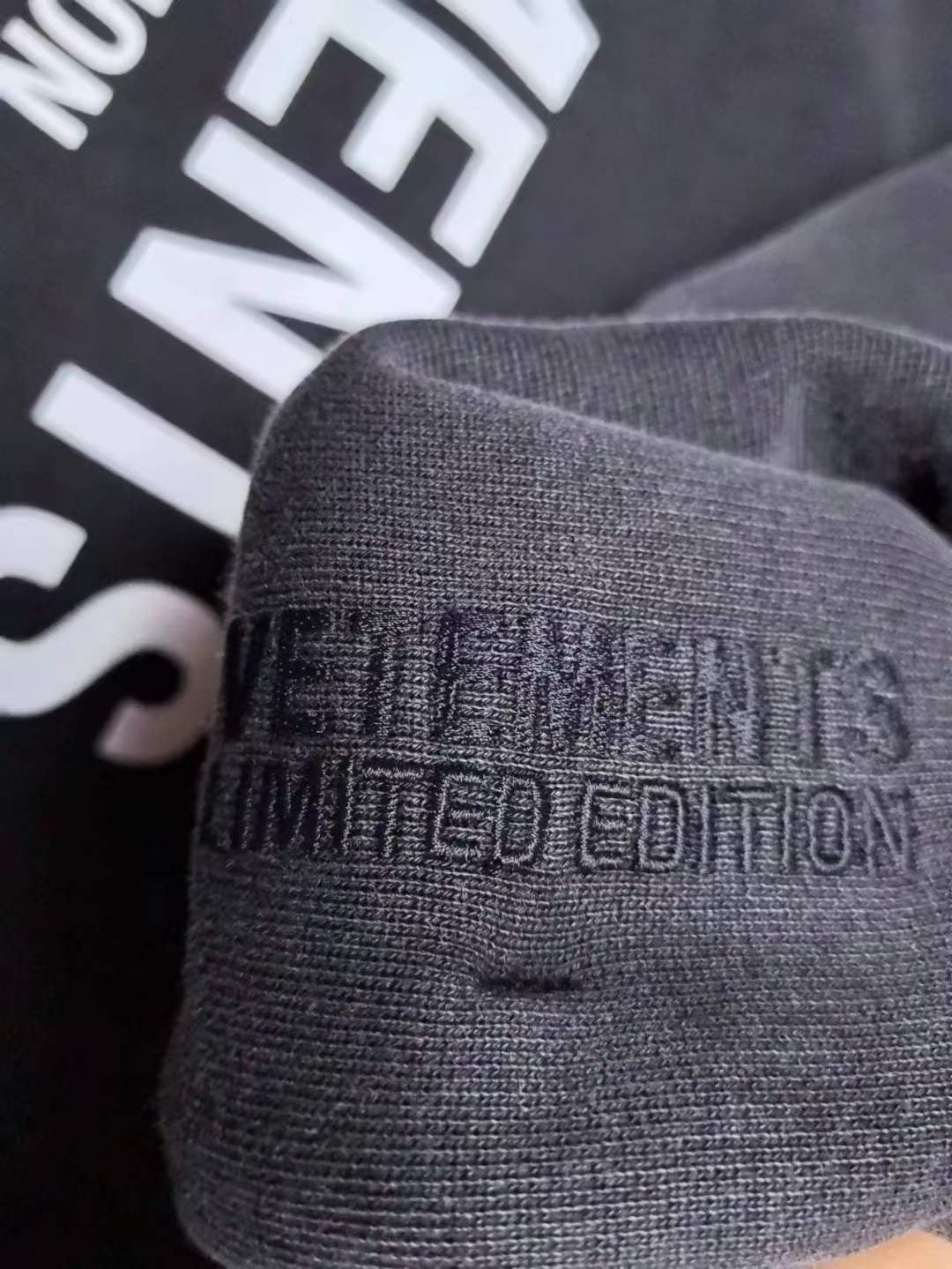 סווטשירט Vetements