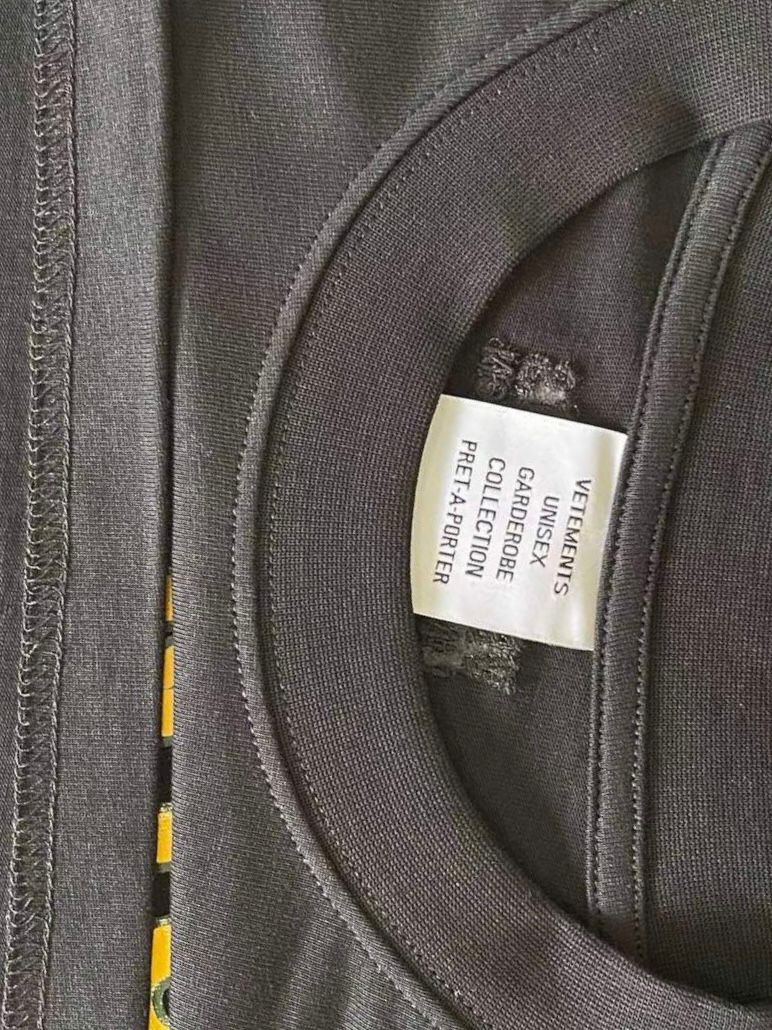 טישרט Vetements