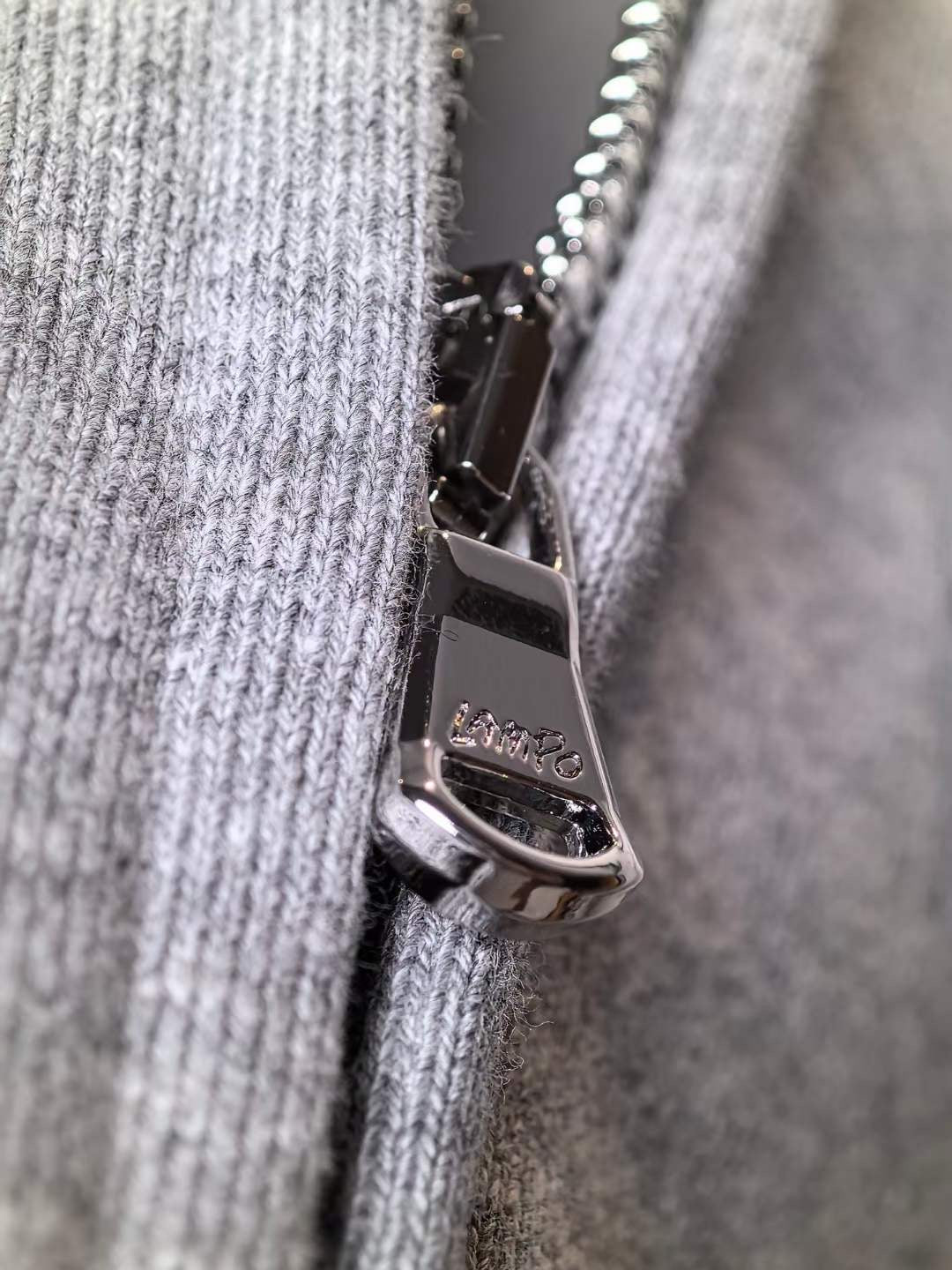 סווטשירט Vetements