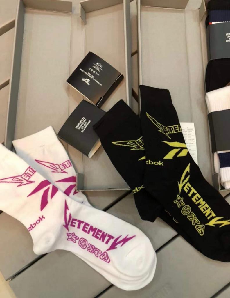 גרביים Vetements