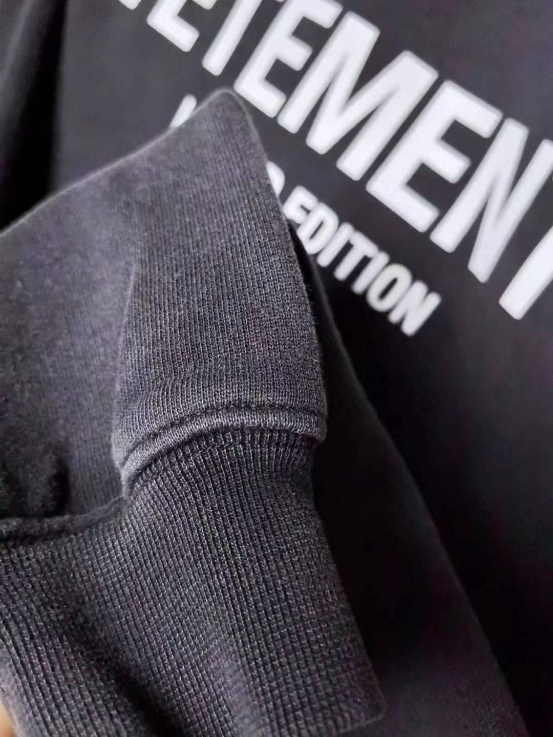סווטשירט Vetements