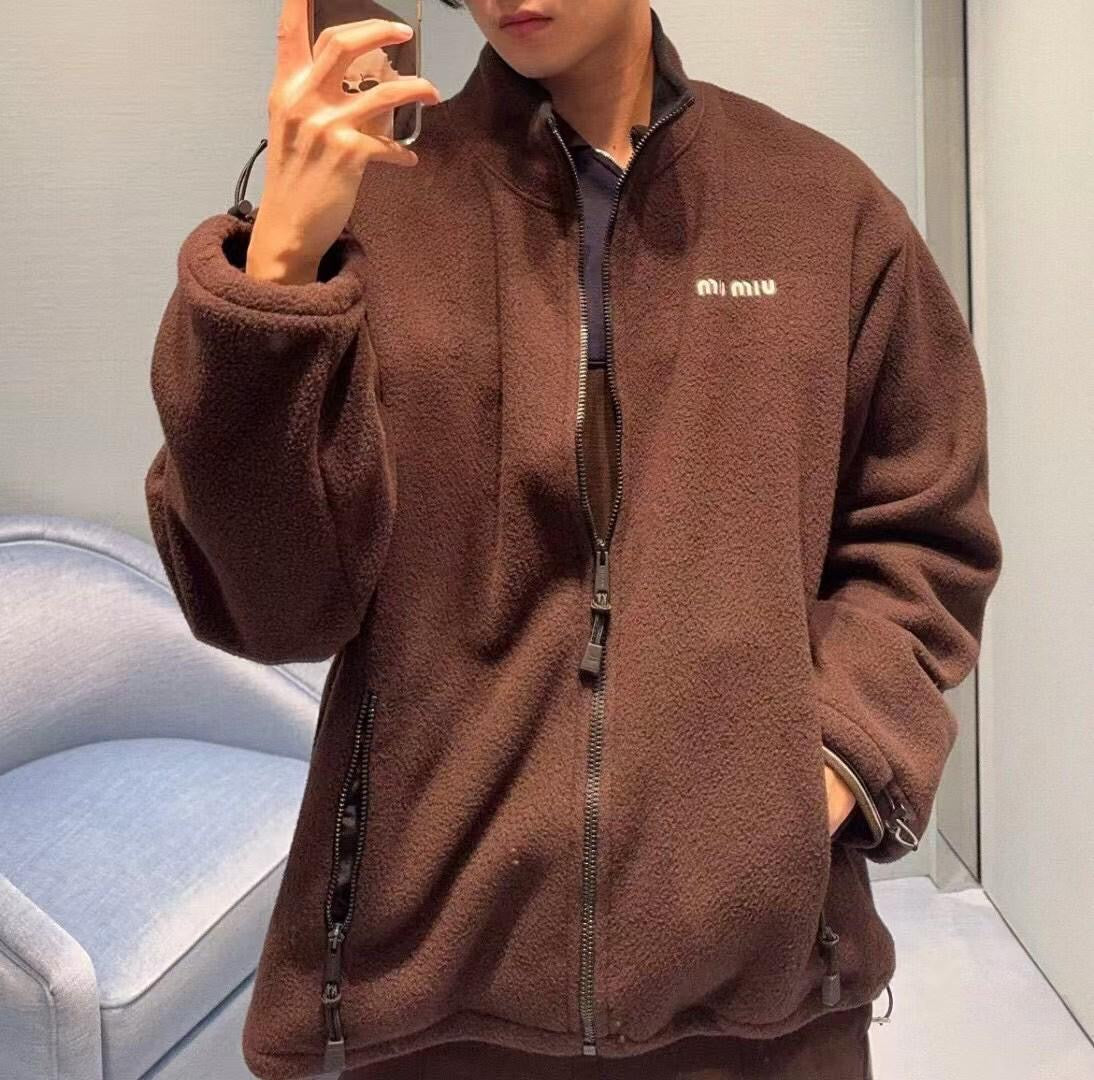 ג׳קט מיו מיו