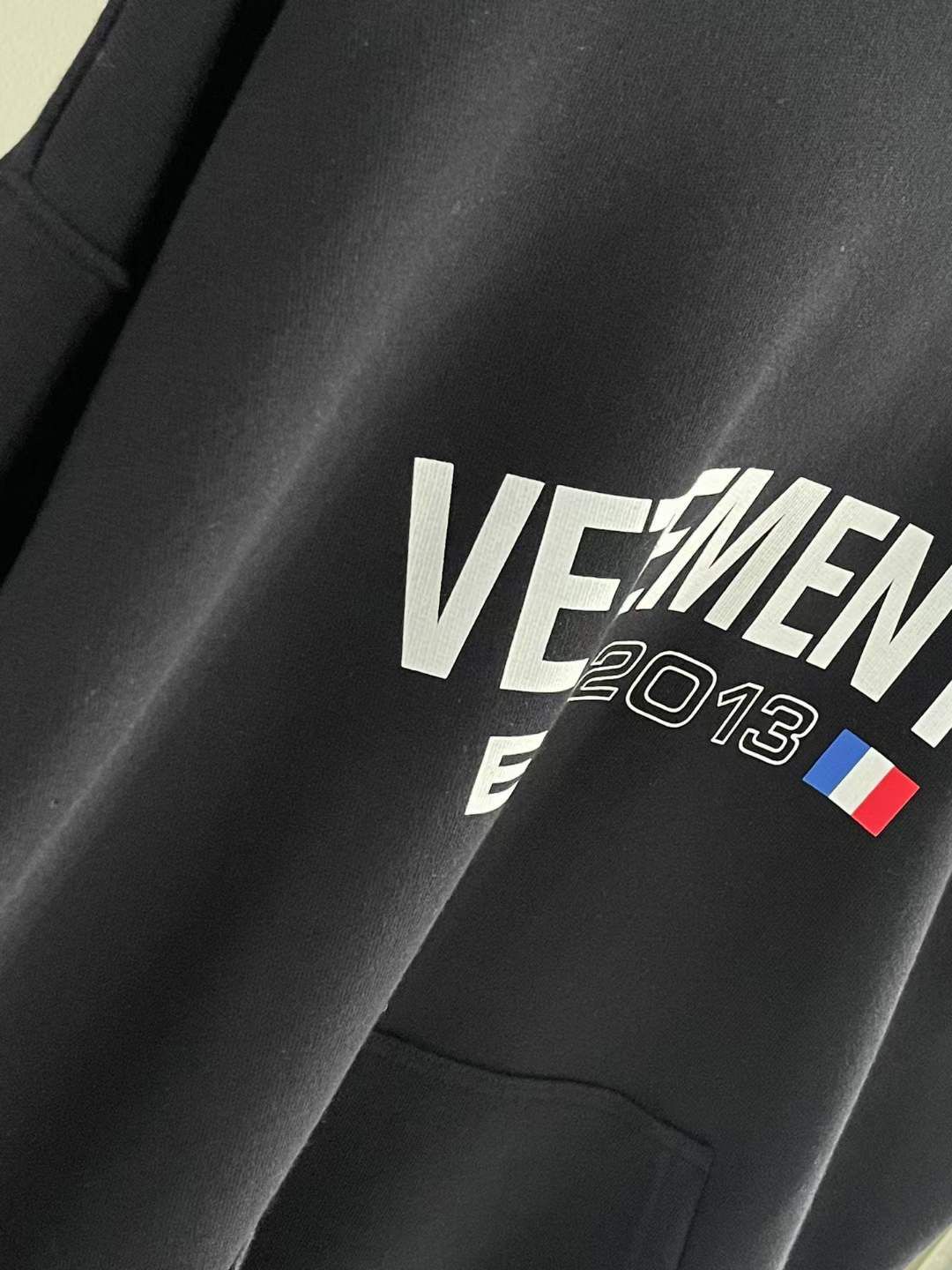 סווטשירט Vetements