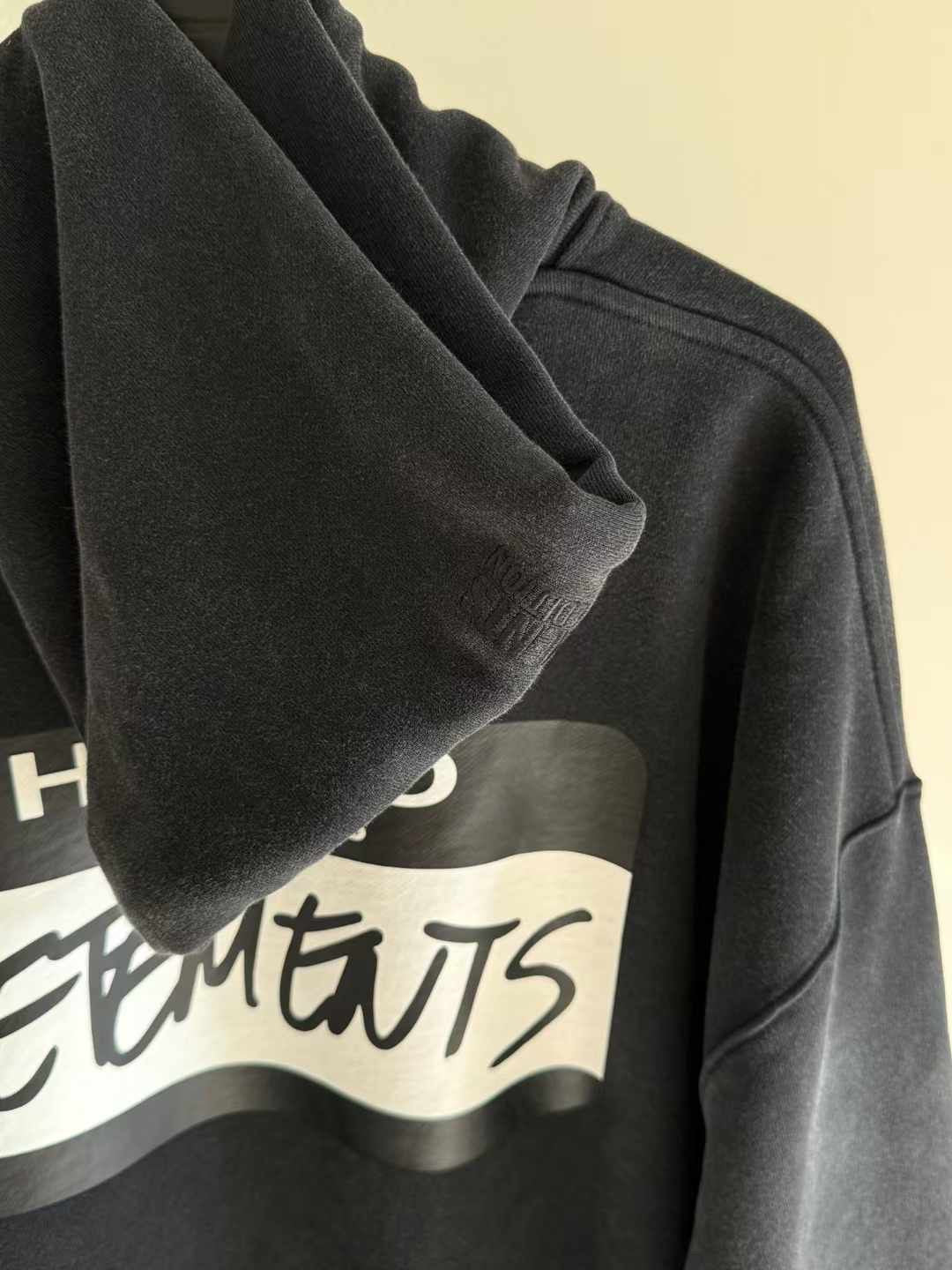 סווטשירט Vetements