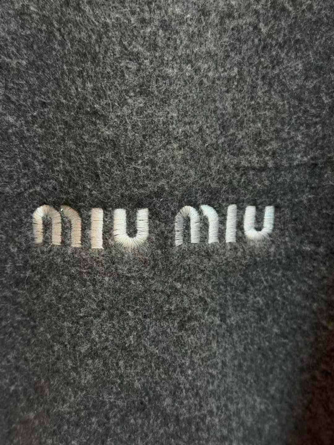 ג׳קט מיו מיו