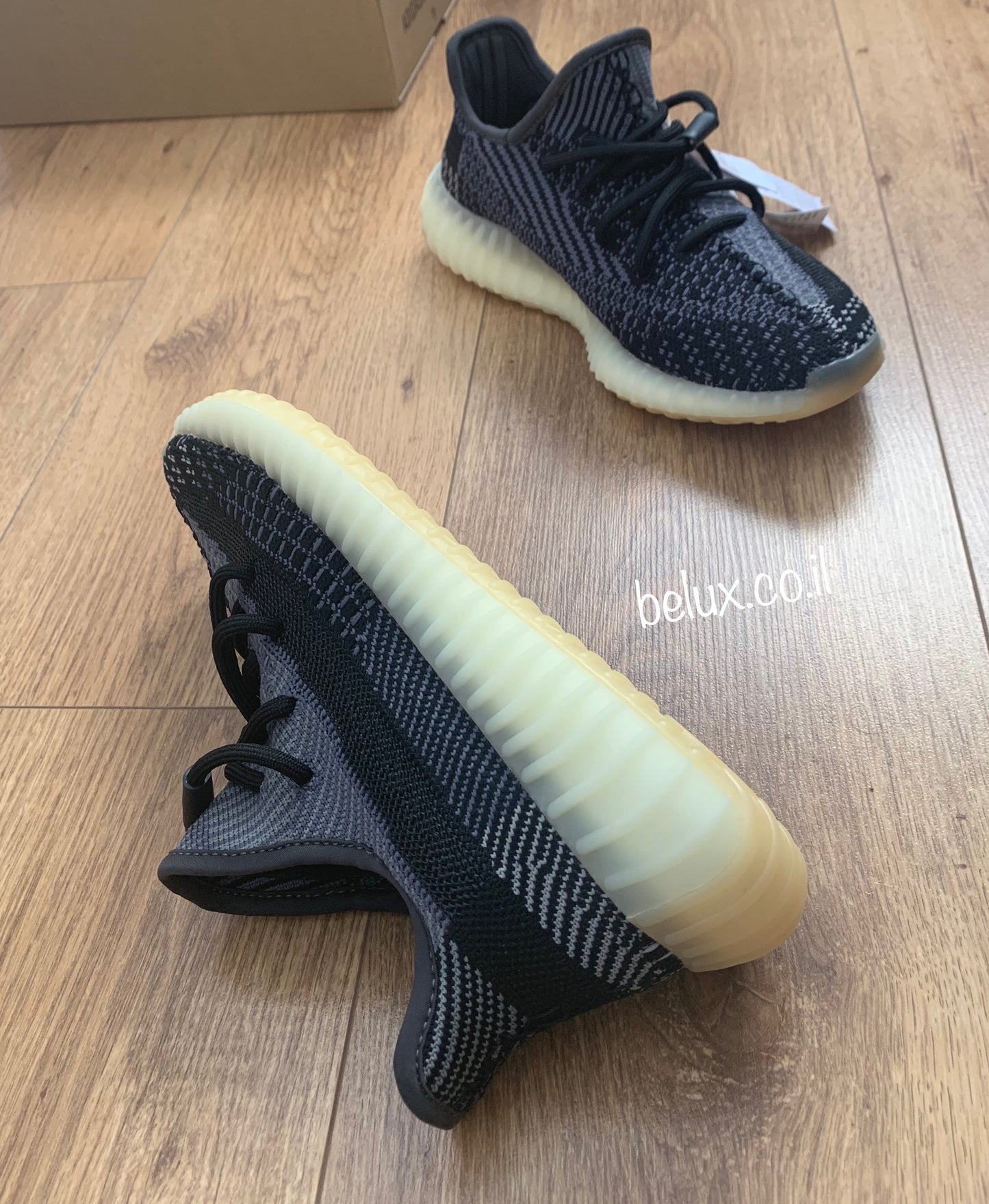 נעלי ייזי 350 V2