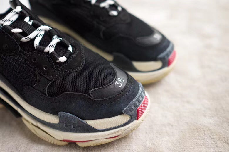 בלנסיאגה טריפל אס