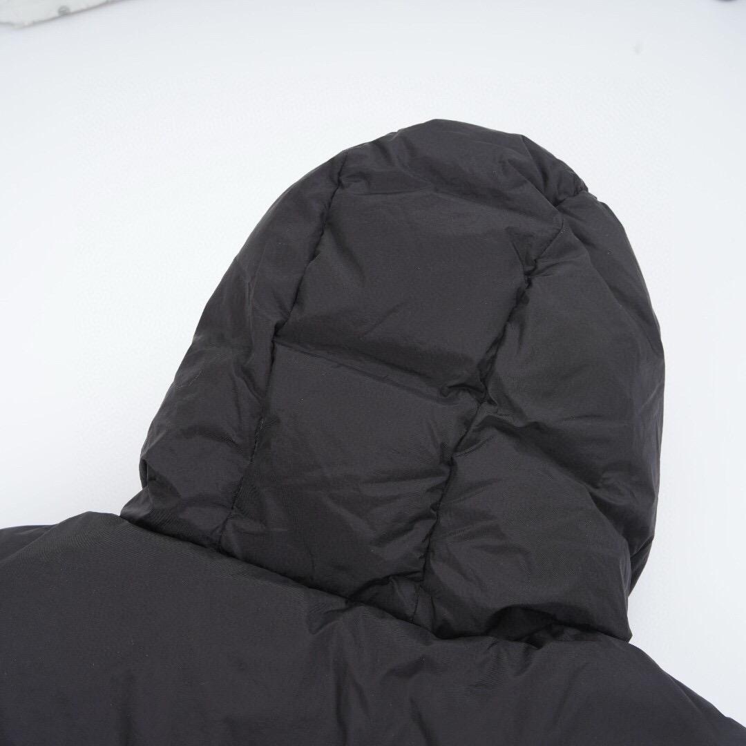 מעיל מונקלר