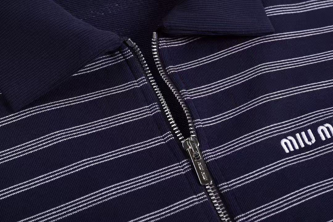 סווטשירט מיו מיו