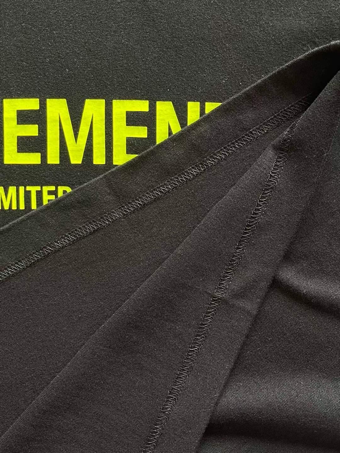 טישרט Vetements
