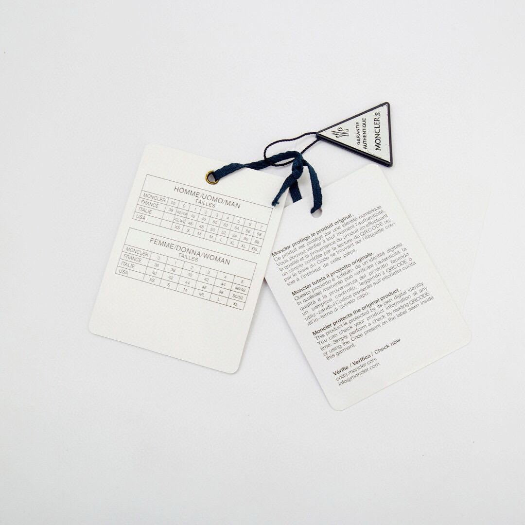 מעיל מונקלר