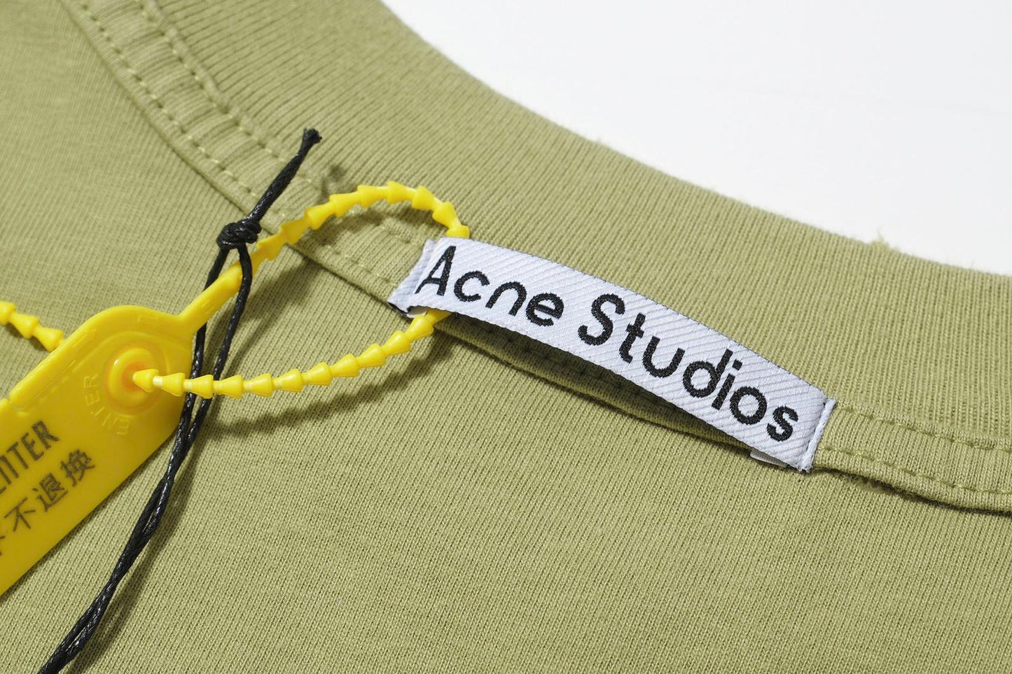 טישרט Acne