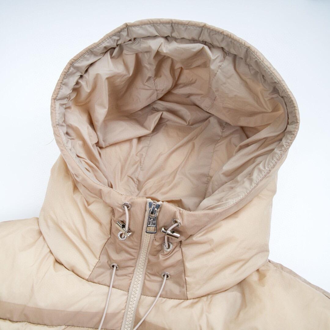 מעיל מונקלר