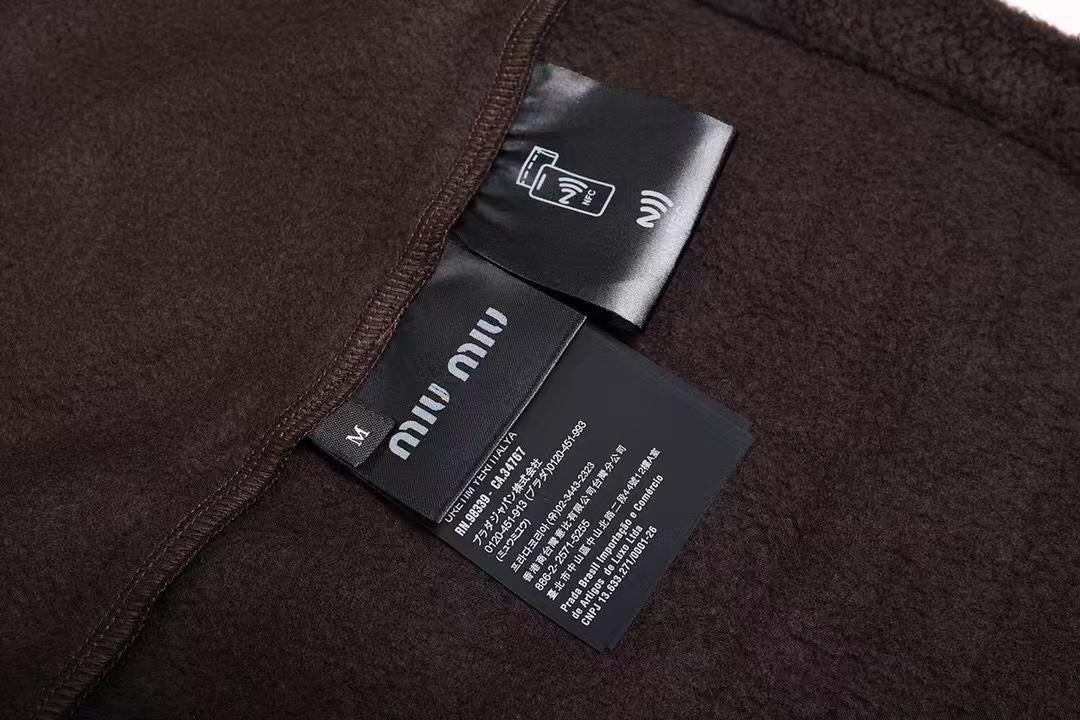 ג׳קט מיו מיו