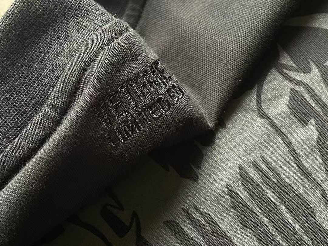 טישרט Vetements
