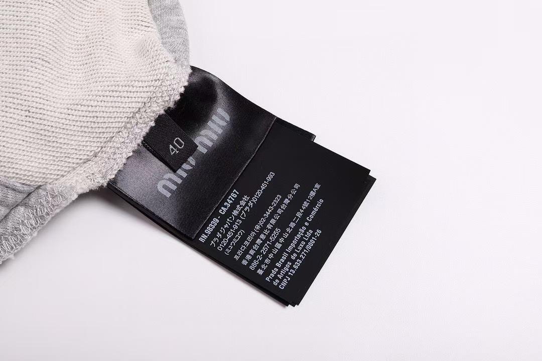 ג׳קט מיו מיו