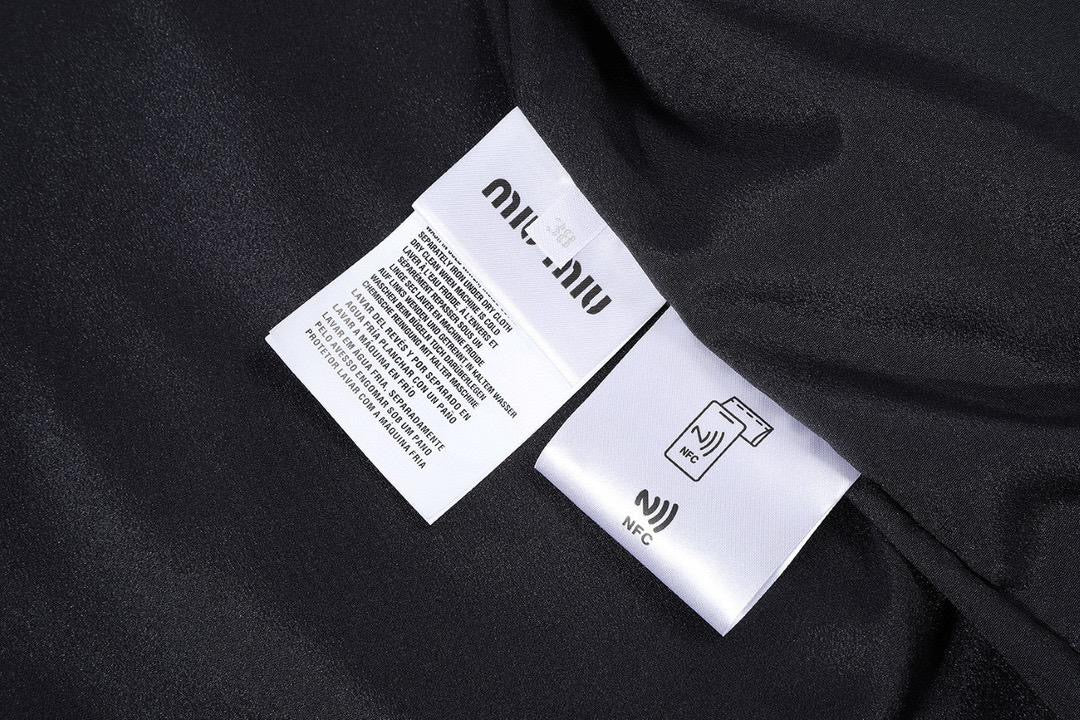 ג׳קט בומבר מיו מיו