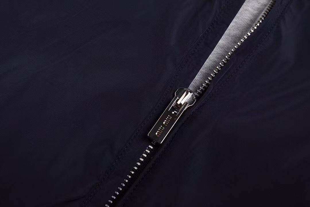 ג׳קט מיו מיו