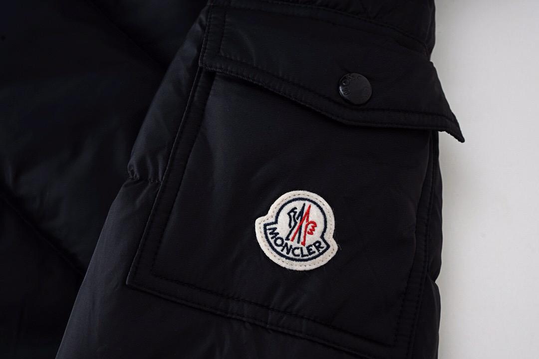 מעיל מונקלר