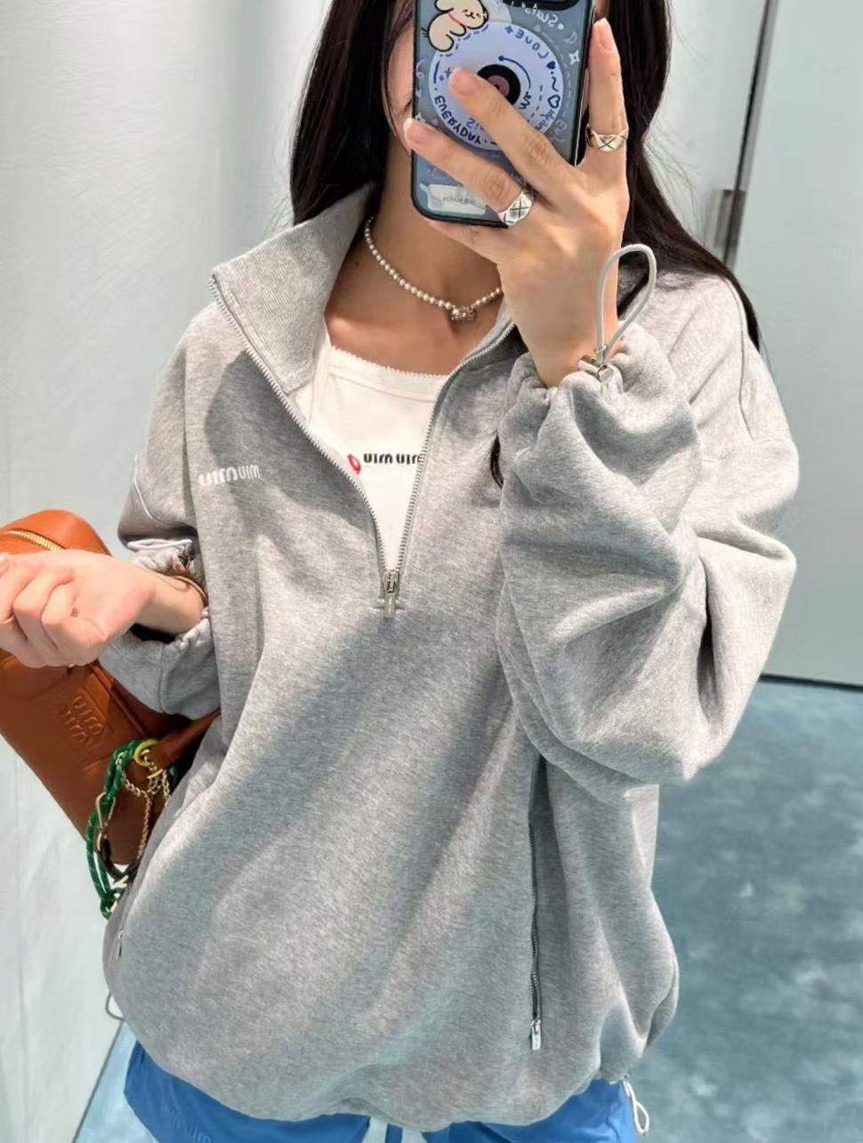 סווטשירט מיו מיו