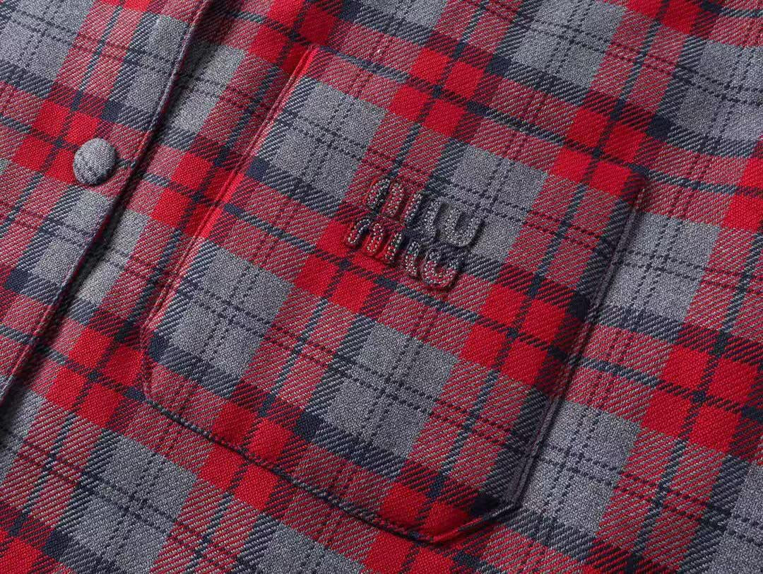 ג׳קט מיו מיו