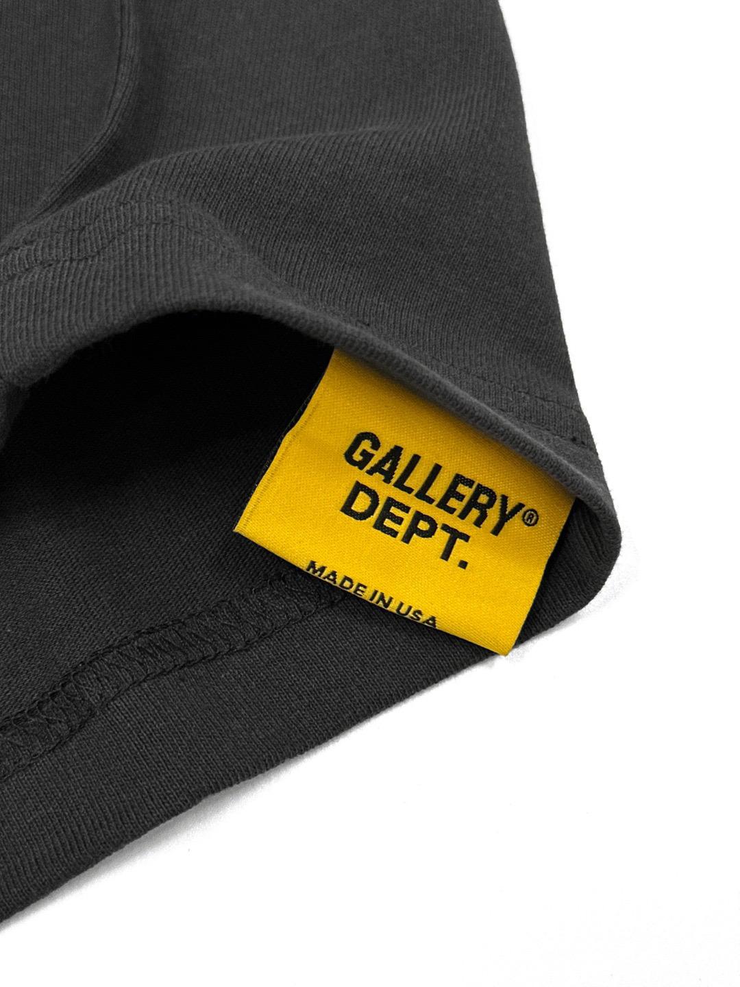 טישרט Gallery Dept