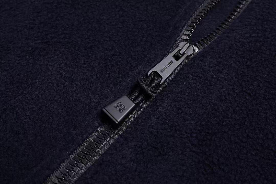 ג׳קט מיו מיו