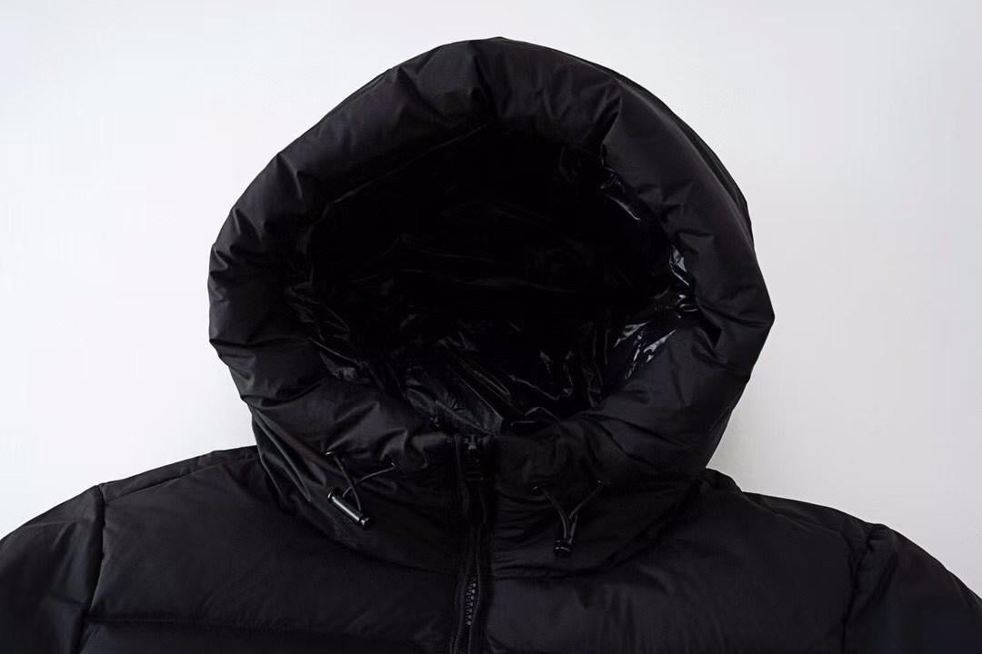 מעיל מונקלר