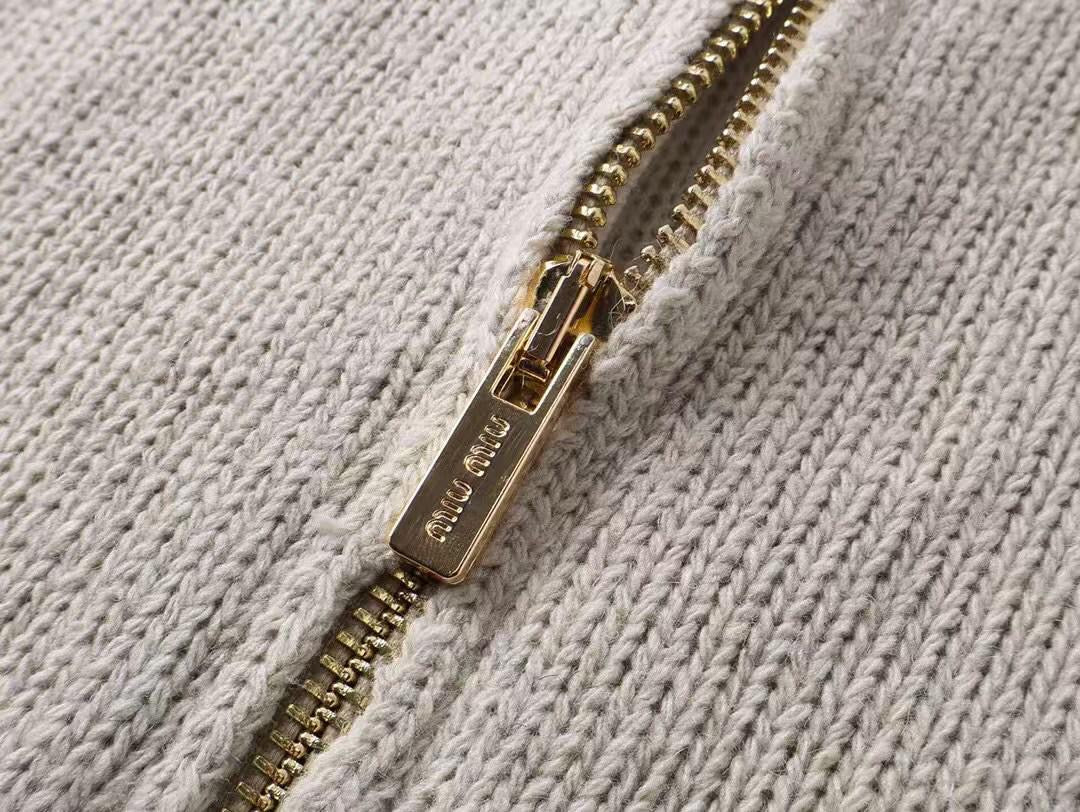 ג׳קט סריג מיו מיו