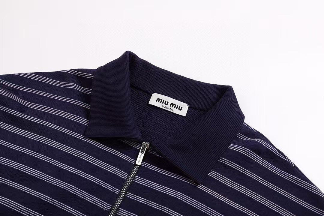 סווטשירט מיו מיו