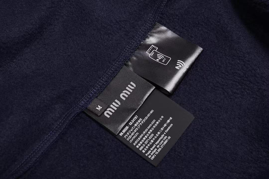 ג׳קט מיו מיו