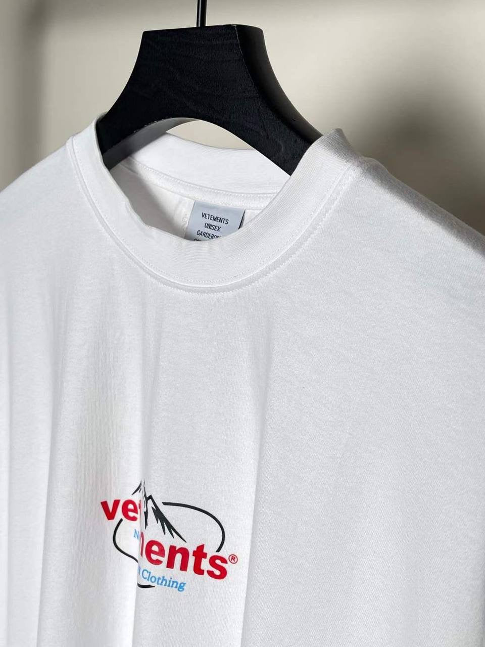 טישרט VETEMENTS