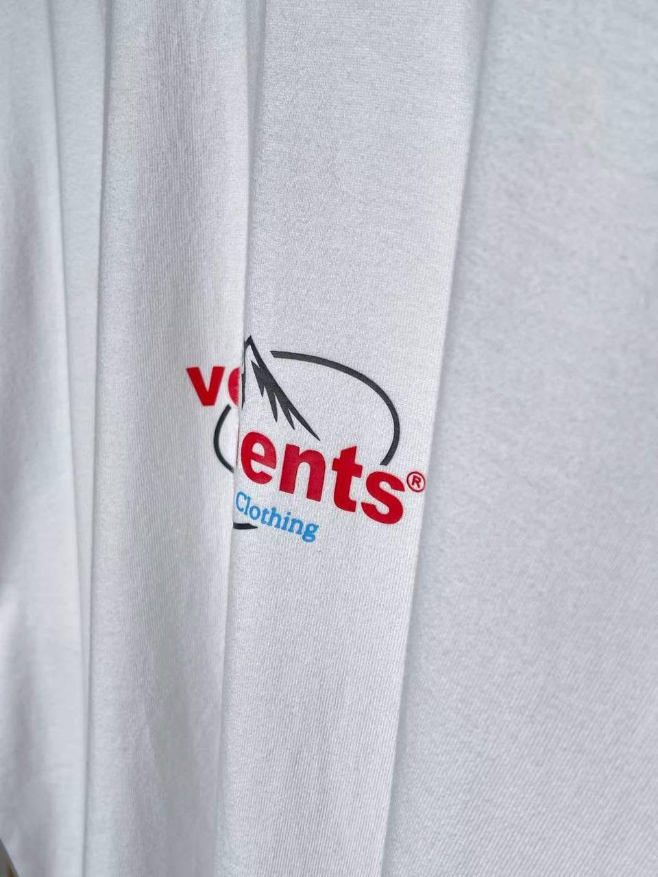 טישרט VETEMENTS