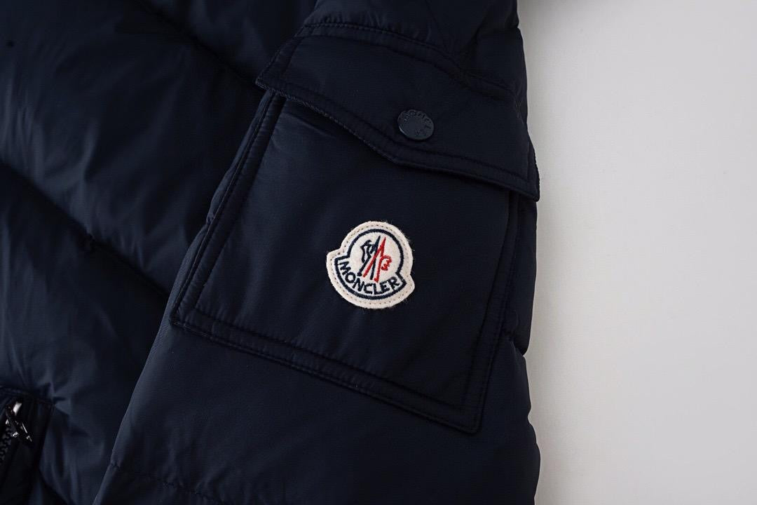 מעיל מונקלר