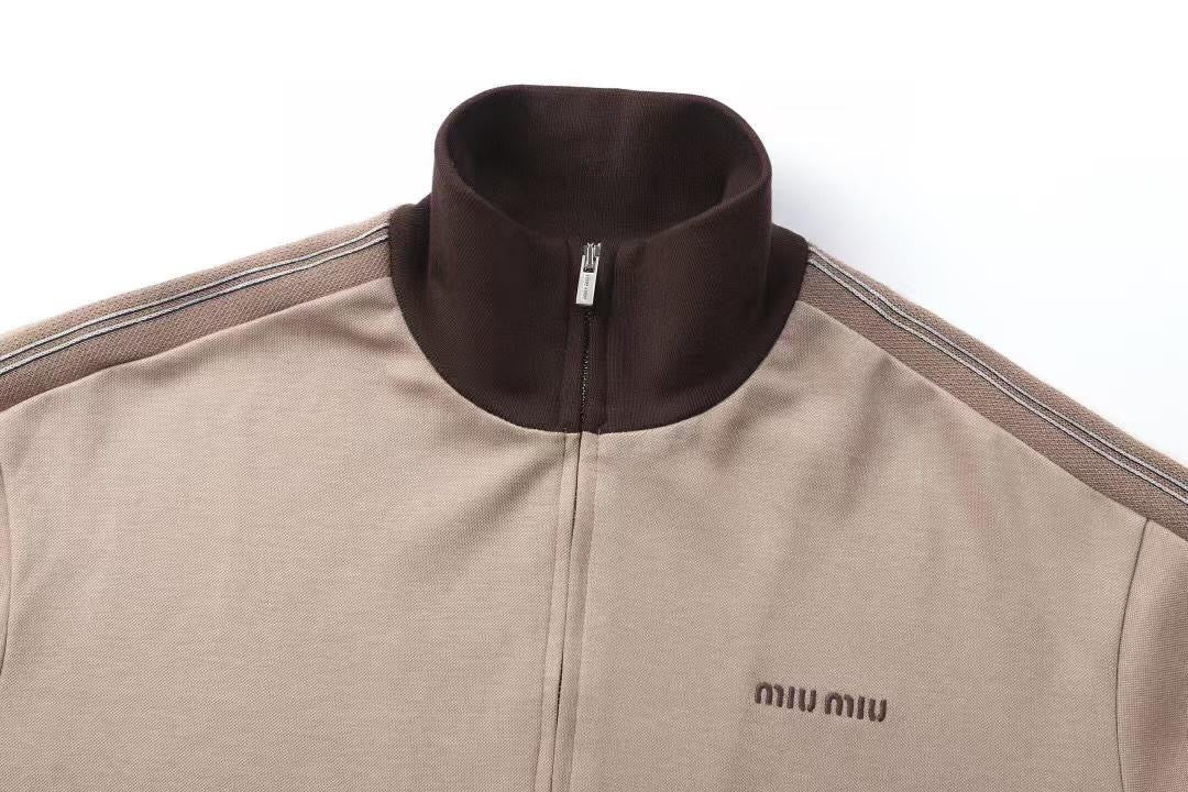 ג׳קט מיו מיו