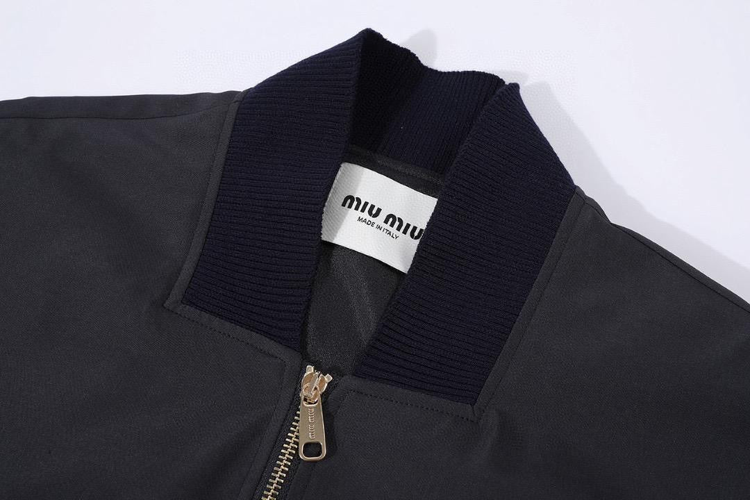 ג׳קט בומבר מיו מיו