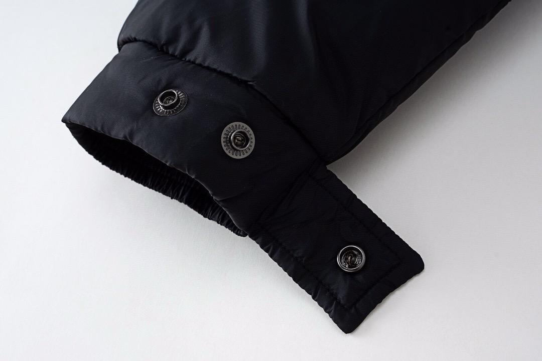 מעיל מונקלר