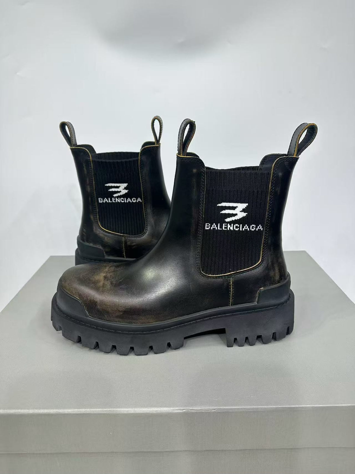 מגפי עור בלנסיאגה