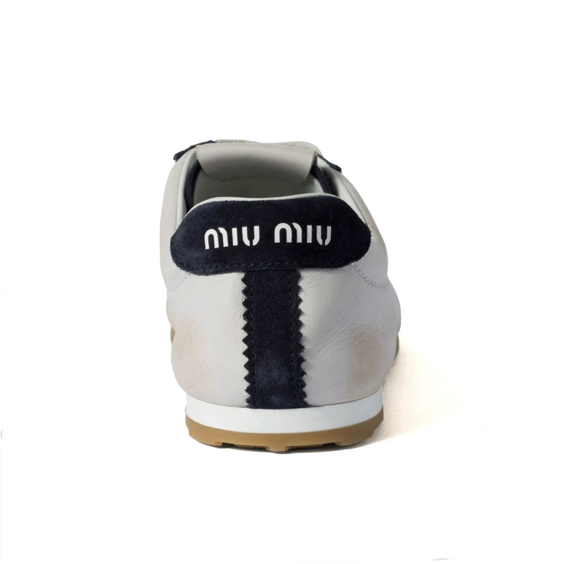 סניקרס מיו מיו