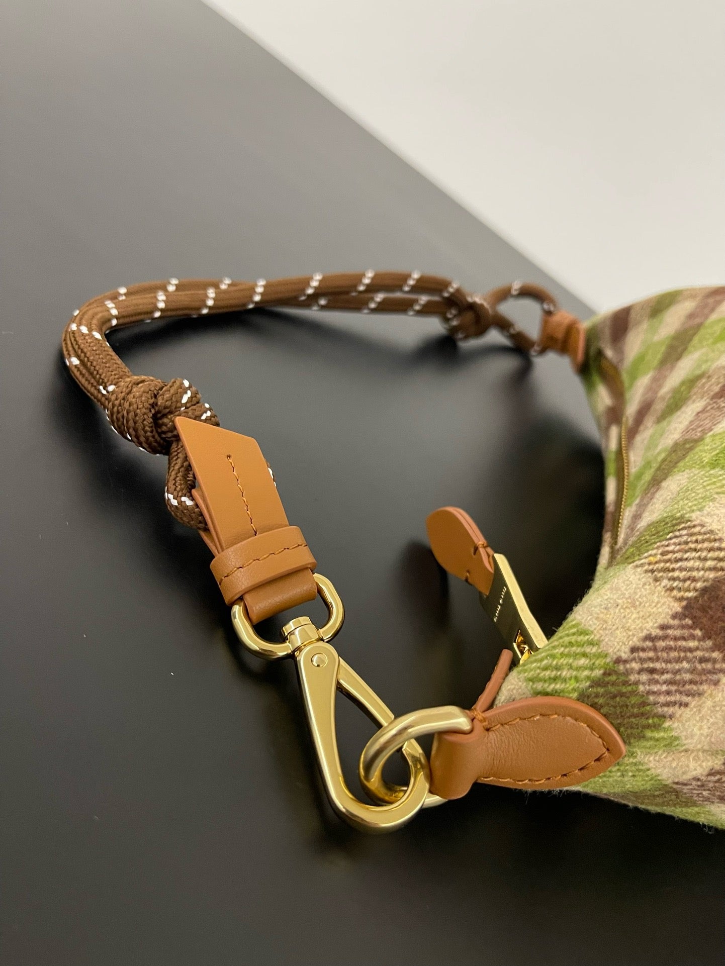 תיק מיו מיו