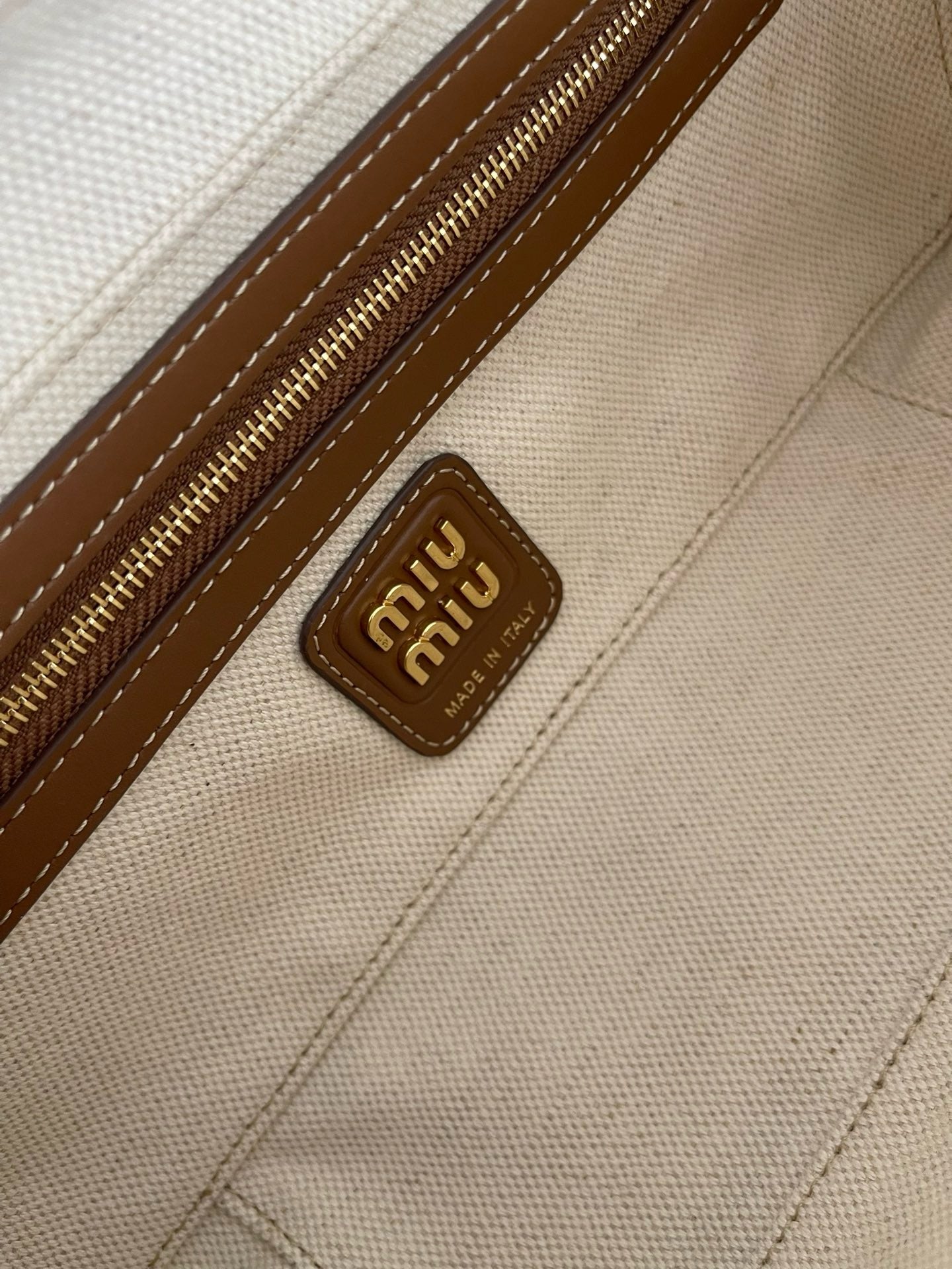 תיק Miu Miu
