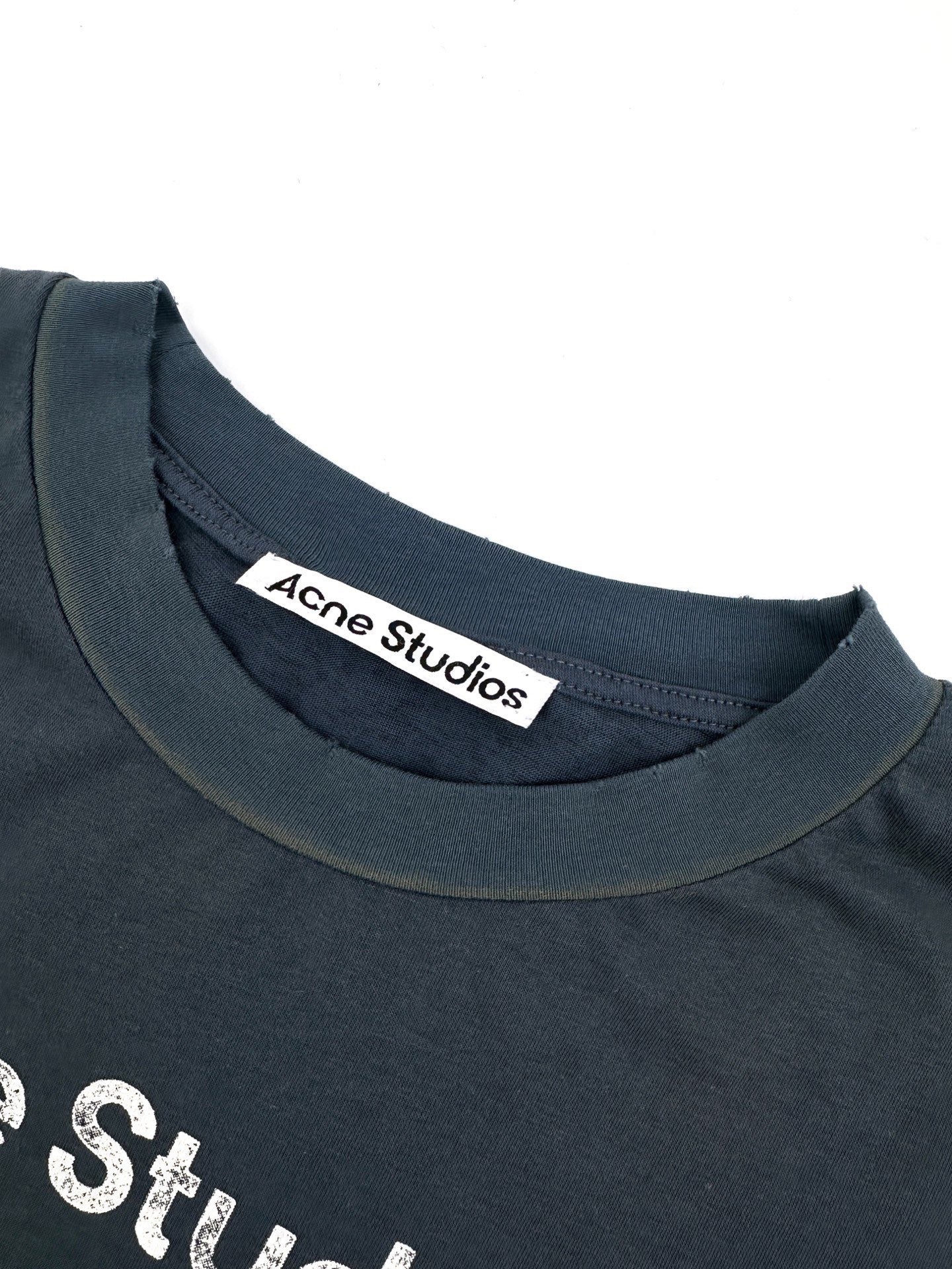 טישרט Acne