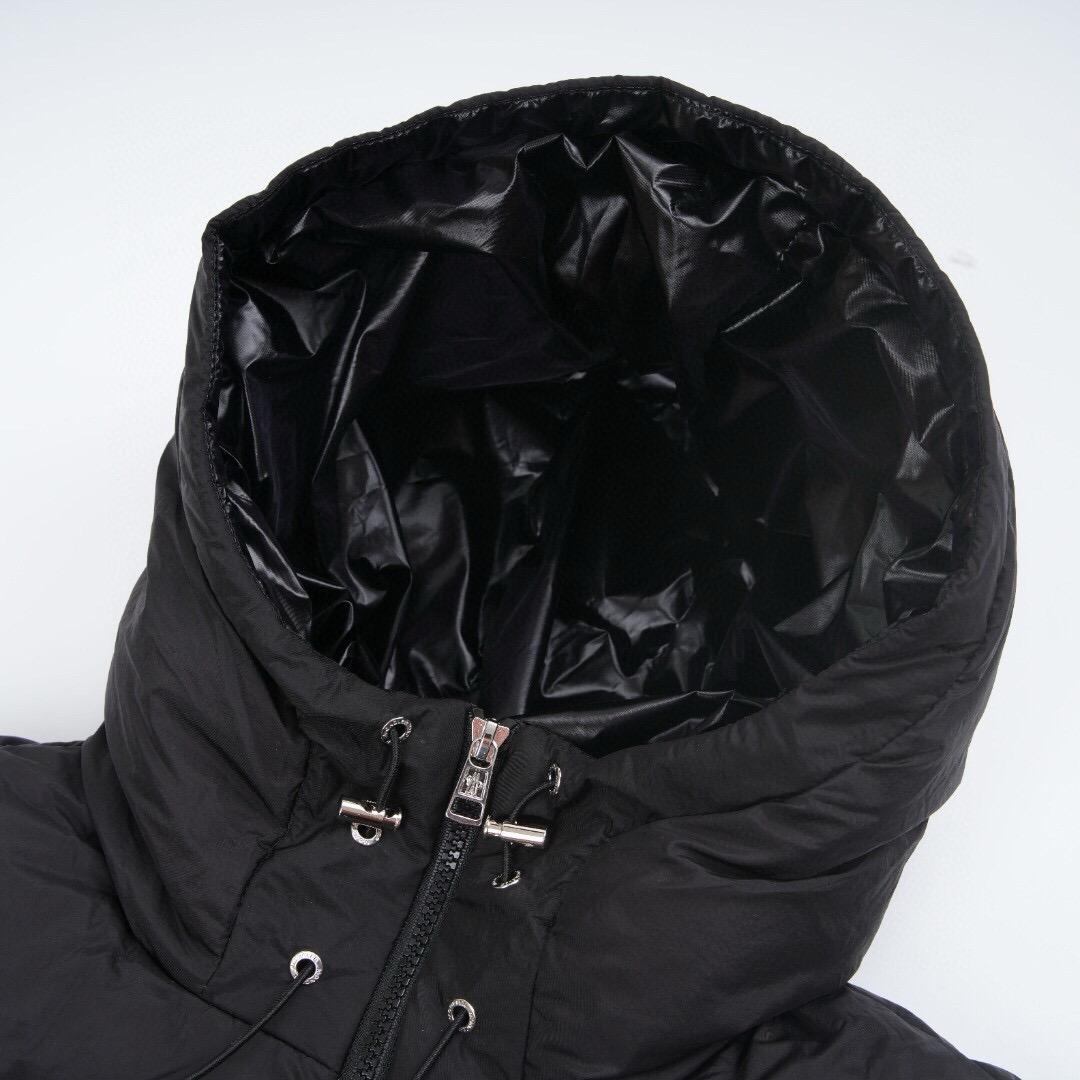 מעיל מונקלר