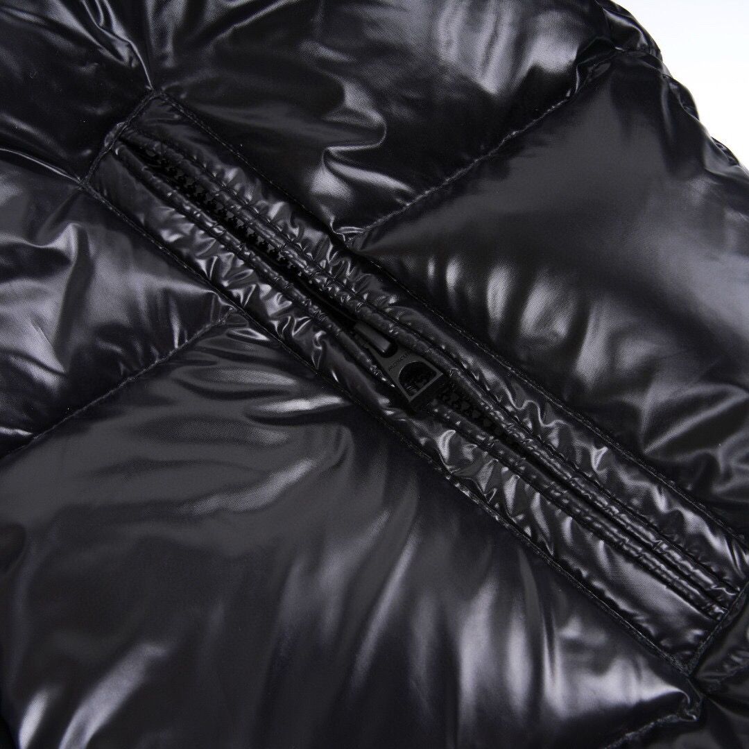 מעיל מונקלר