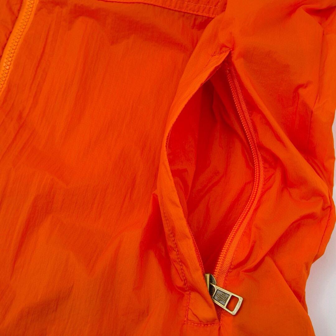 מעיל מונקלר